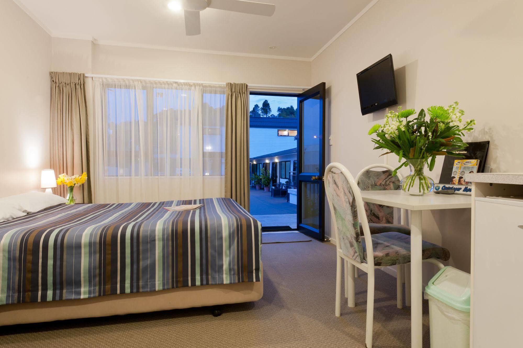 Outrigger Motel